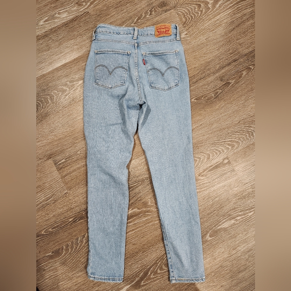 Levi's Women's Light Blue Ripped Skinny Jeans Size 26 - Picture 9 of 10